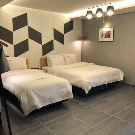 Royal Hotel Jeongeup Extérieur photo