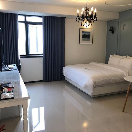 Royal Hotel Jeongeup Extérieur photo