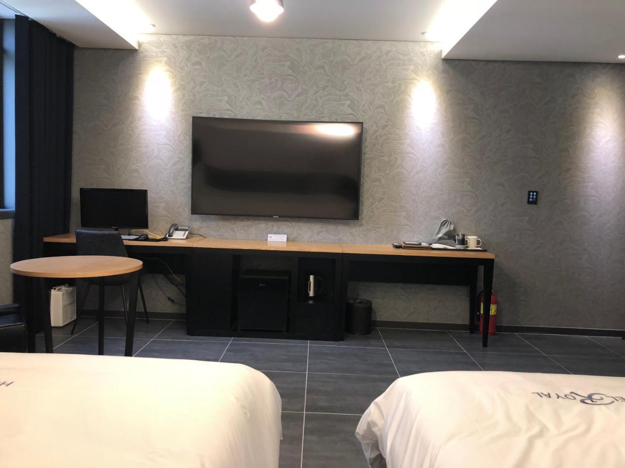 Royal Hotel Jeongeup Extérieur photo