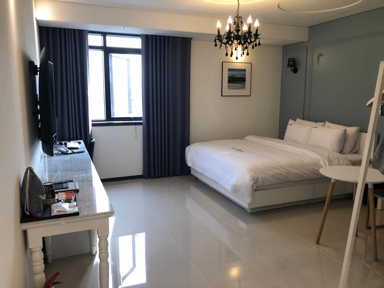 Royal Hotel Jeongeup Extérieur photo